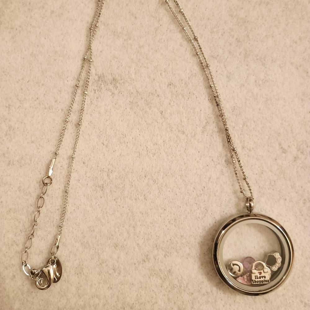 Origami Owl locket with 18in chain and charms
